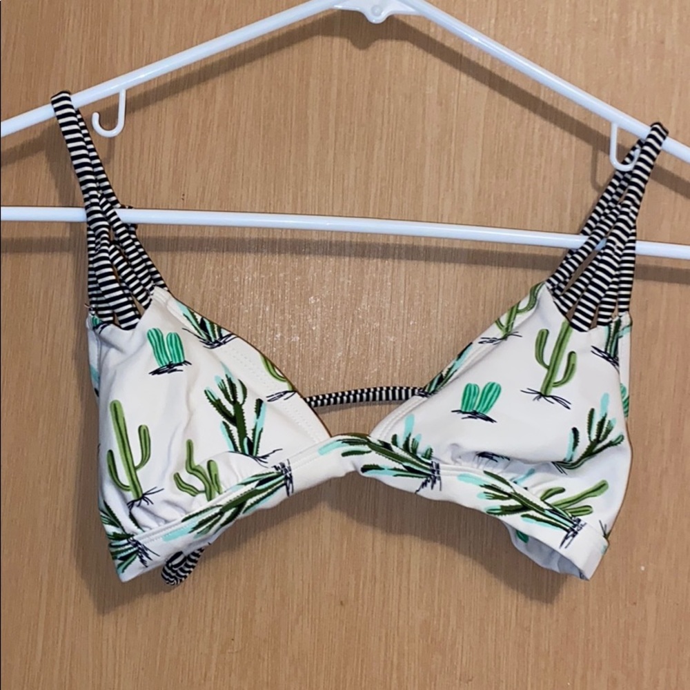 Bathing suit top (M)
